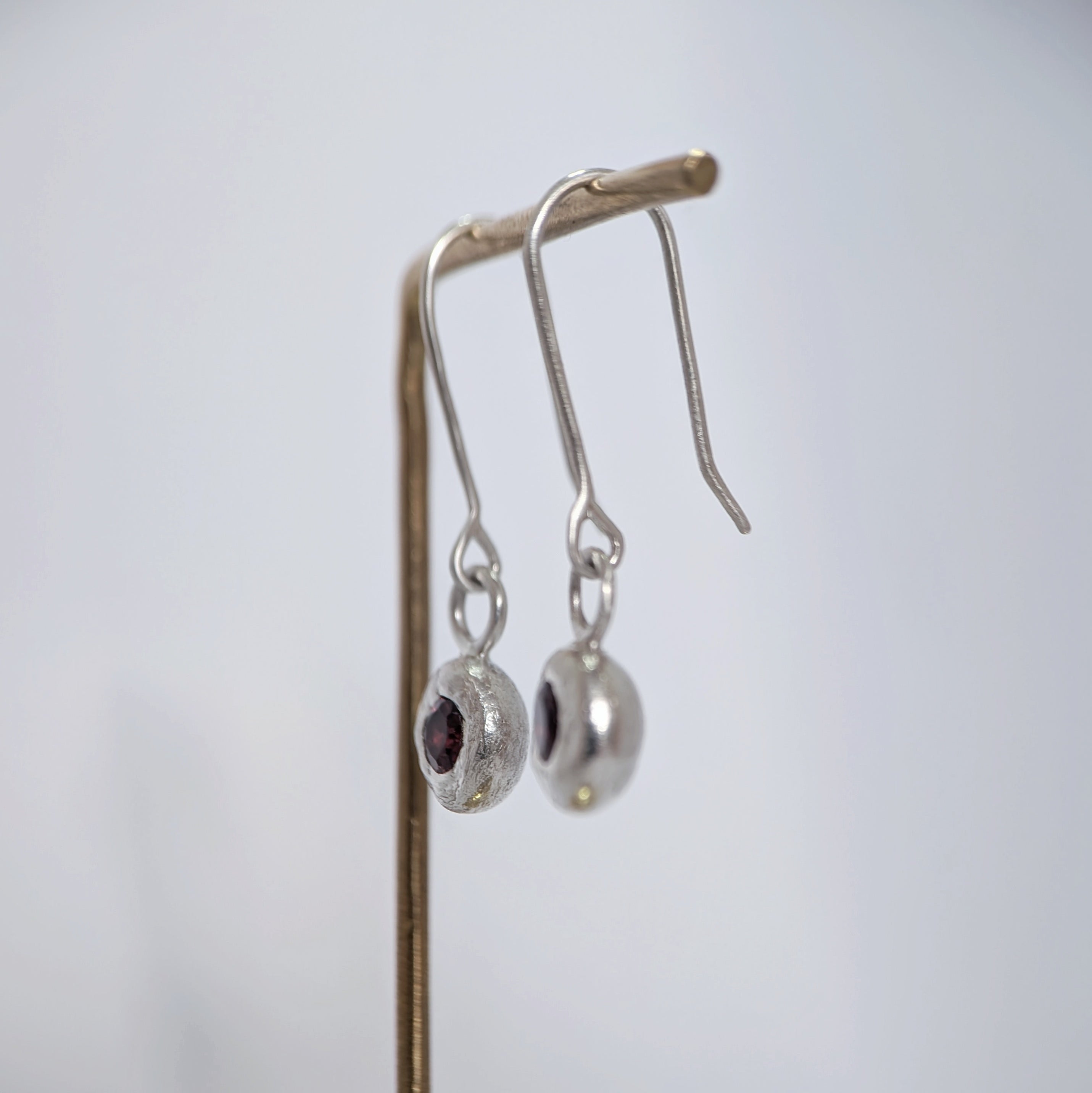 Silver drop earrings - Garnet